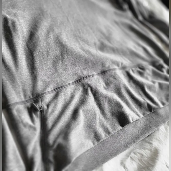 Lululemon top - Picture 4 of 8